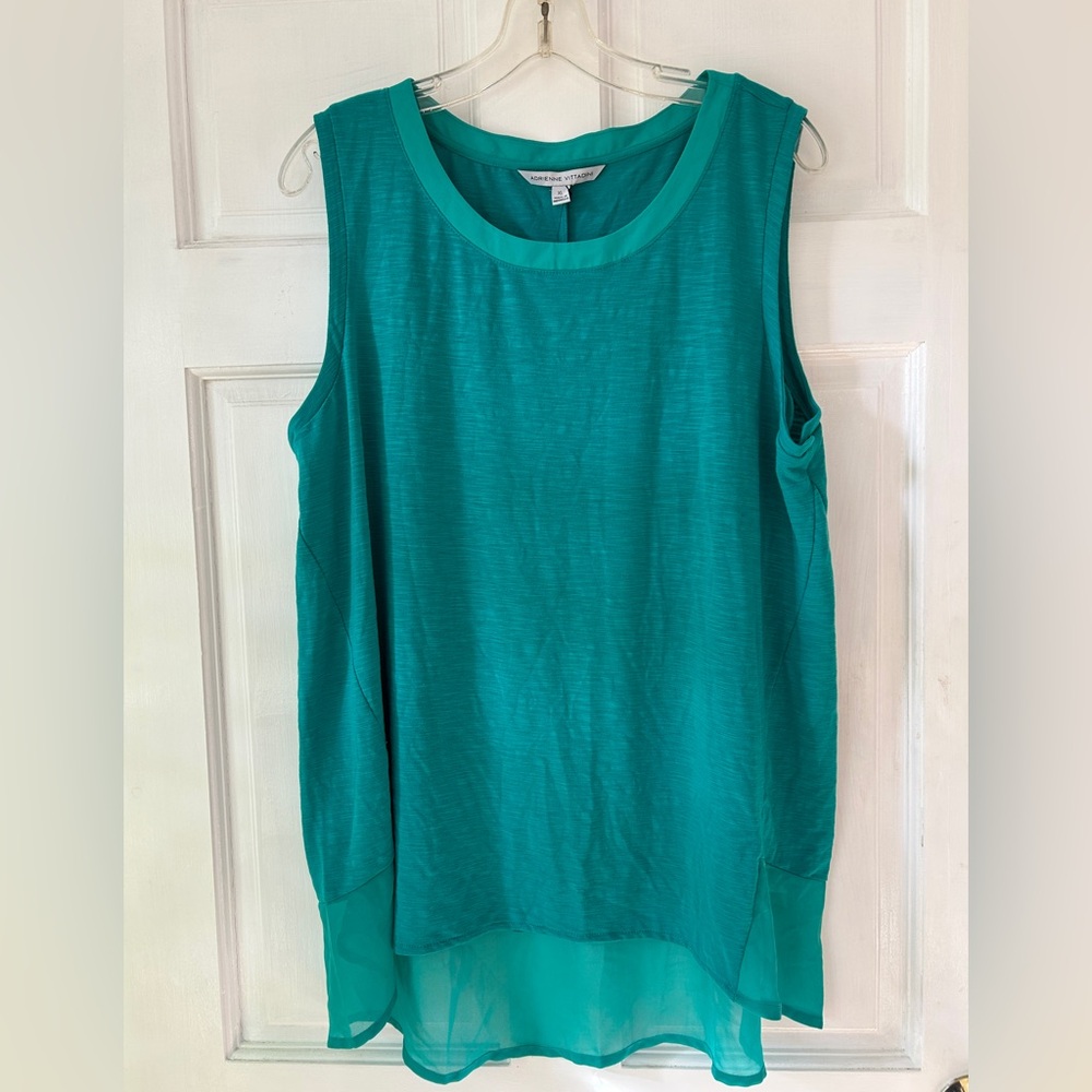 NEW SLEEVELESS TOP